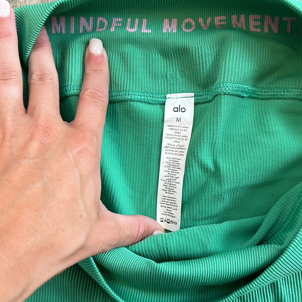 Alo Seamless Ribbed Shorts - Picture 3 of 5